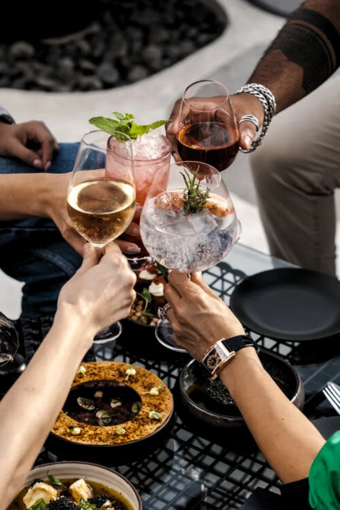 Best Vogue Magazine's Guide to Hosting a Chic Dinner Party
